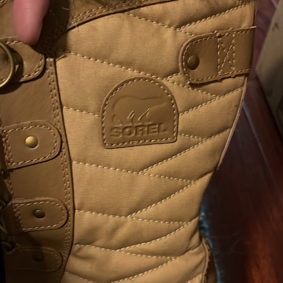 Sorel brand Arctic Boots. So comfy and waterproof. Great for the winter. - Picture 2 of 6